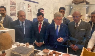 وزير الرياضة ورئيس اللجنة الأوليمبية الدولية في زيارة ميدانية لمتحف الحضارات