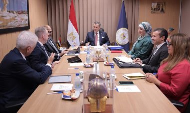 وزير السياحة يلتقي رئيس الشركة المنظمة لمعرض برلين الدولي