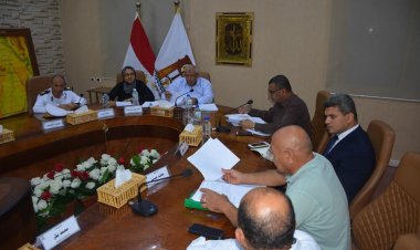 محافظ الوادي الجديد يجتمع بمجلس إدارة هيئة تنشيط السياحة