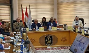 اللواء عادل الغضبان يشارك في اجتماع مجلس  جامعة بورسعيد