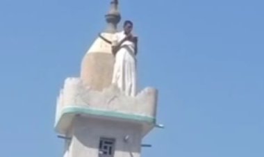 اعتلى المئذنة وهدد بالانتحار.. شاب يُثير رُعب أهالي  الإسكندرية