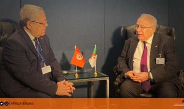 وزيرا خارجية تونس والجزائر يؤكدان رفض التدخلات الخارجية في ليبيا