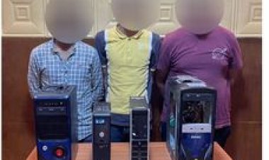 ضبط تشكيل عصابي سرق عدة مساكن ومتاجر بالظاهر