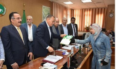 محافظ الشرقية: تكريم 13 موظفا لإشرافهم على نقل 103 من نزلاء دار كبار بلا مأوى