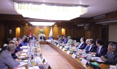 وزير التعليم العالي يوجه أعضاء هيئة التدريس بالتواجد في الجامعات من اليوم الأول للدراسة