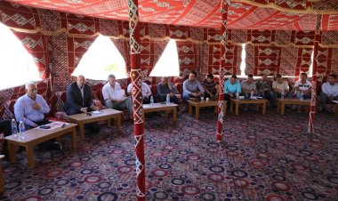 محافظ الوادي الجديد يعقد اجتماعا للشركات المنفذة لمجمع المصالح الحكومية المميكن