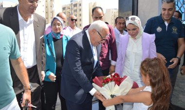 محافظ بورسعيد يفتتح أعمال تطوير مدرسة «زيدان سند الأساسية»