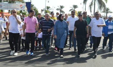 محافظ بورسعيد والدكتورة نور الهدى الجمال يتقدمان مارثون سبتمبر شهر الأخلاق