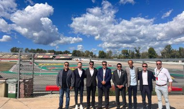 وزير الرياضة يتفقد مضمار كتالونيا بمدينة برشلونة فى ختام زيارته لأسبانيا