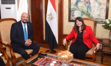 السفيرة سها جندي تلتقي ميلاد نيكولا أحد رموز الجالية المصرية بكندا