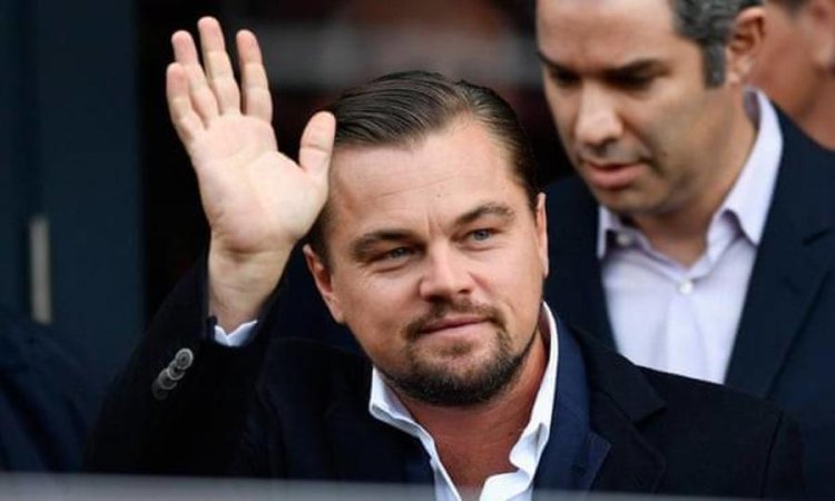 أنباء عن مواعدة ليوناردو دي كابريو لامرأة لم تكن ولدت وقت إصدار Titanic