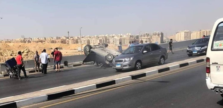 انقلاب سيارة بطريق حسب الله الكفراوي في المعادي