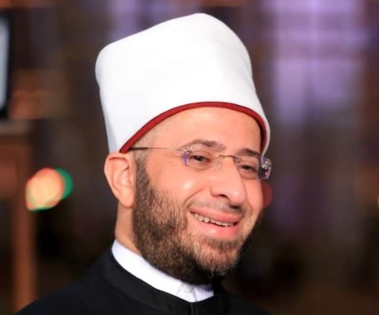 أسامة الأزهري: «لا يجوز ضرب المرأة حتى لو لم تطع زوجها ولكن يغضب عليها»