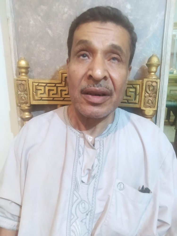 مراتي وعيالي رموني في الشارع.. مسن يستغيث من جحود عائلته