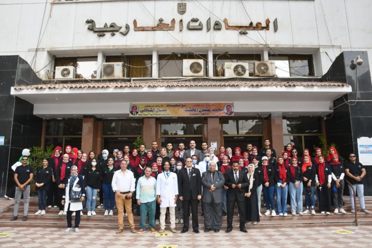 اليوم .. بدء الكشف الطبي للطلاب الجدد الملتحقين بكليات جامعة القاهرة