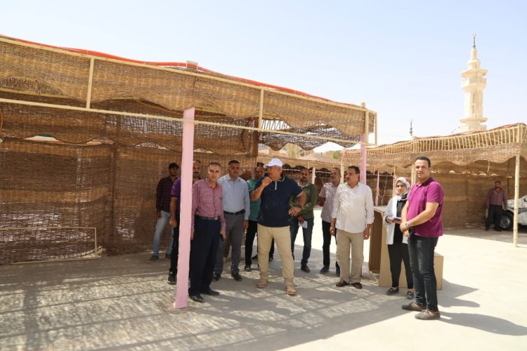 محافظ الوادي الجديد يتابع التجهيزات النهائية بأرض المعارض ومدرسة We