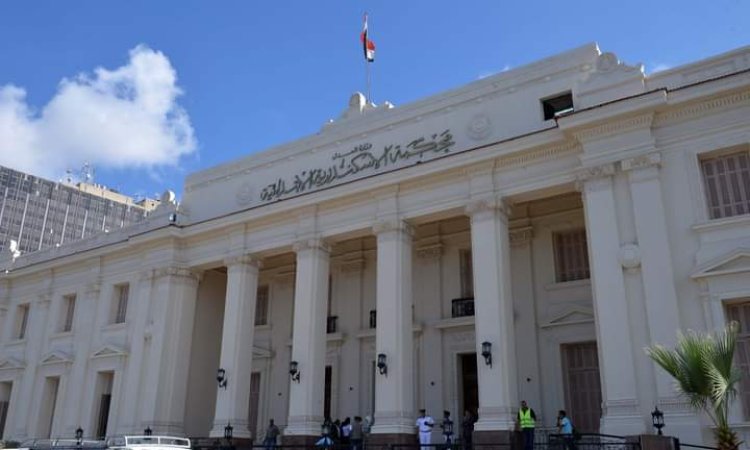 السجن المشدد 10 سنوات لعاطلين و5 سنوات لـ 3 آخرين لسرقتهم سيارة أسمدة بالإسكندرية