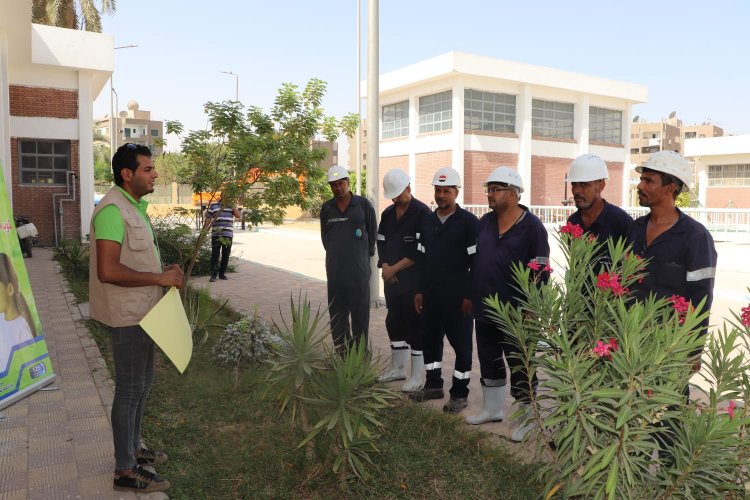 توعية مياه أسيوط تنفذ خطتها الداخلية للعاملين بالنزلة والجامعة النقالي بإجراءات السلامة والصحة المهنية