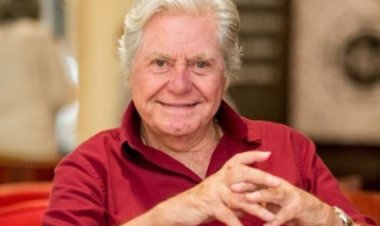 حسين فهمي عن ضوابط مهرجان القاهرة السينمائي: لازم يبقى لبسنا محترم.. احنا مش في ديفيله