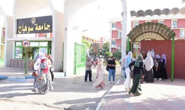 رئيس جامعة سوهاج يتابع انتظام المحاضرات في أول يوم دراسي