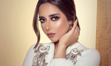 «على واحدة ونص».. بلقيس تُغازل جمهورها بهذه الرقصة (فيديو)