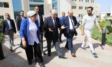 في أول يوم دراسة.. وزير التعليم العالي يتفقد جامعة السادس من أكتوبر التكنولوجية