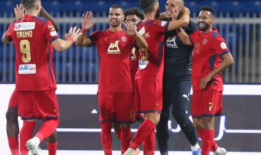 حارس ضمك يحرز هدفا خياليا في الدوري السعودي | فيديو