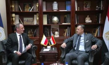 سفير بولندا بمصر يلتقي بوزير السياحة لمناقشة تعزيزالتعاون بين البلدين.. صور