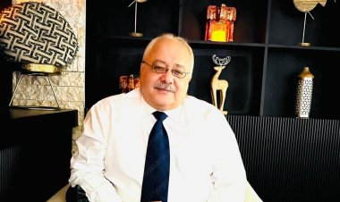 الإعلامي طارق إمبابي ينتهي من برنامج «قعدة طرب»