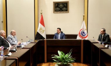 وزير الصحة يعقد اجتماعا مع نقيب العلاج الطبيعي