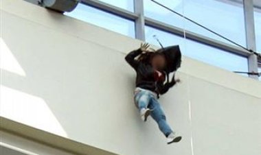 «عاشت خاينة وماتت كافرة».. انتحار فتاة بعد عثور خطيبها على رسائل غرامية لها ببولاق الدكرور