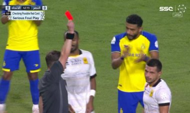 بالفيديو.. طرد مباشر لـ طارق حامد في كلاسيكو الدوري السعودي