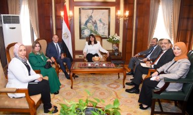 وزيرة الهجرة تلتقي أبرز رموز الجالية المصرية بالسعودية لبحث أفكار مشروعاته