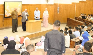 رئيس جامعة الدلتا التكنولوجية يتابع انتظام الدراسة ويجرى حوارًا مفتوحًا مع الطلاب