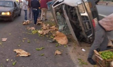 مصرع وإصابة شخصين  إثر انقلاب «سيارة خضار» في قنا