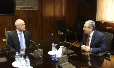 وزير الكهرباء يستقبل سفير أستراليا لبحث التعاون في الهيدروجين الأخضر