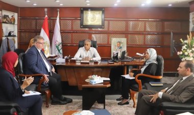 وزير القوى العاملة يلتقي مدير منظمة العمل الدولية لبحث مشروع تعزيز علاقات العمل |