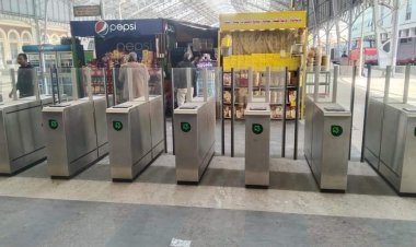 السكة الحديد تناشد الركاب بالاحتفاظ بالتذكرة حتى الخروج من محطة الوصول