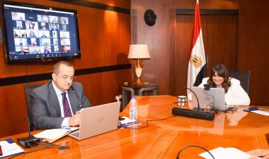 وزيرة الهجرة تلتقي أبناء الجالية المصرية بالكويت