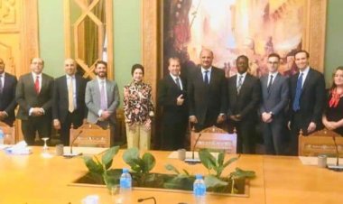 مساعد وزير الخارجية للشئون الأمريكية يستقبل وفداً من مساعدي أعضاء الكونجرس