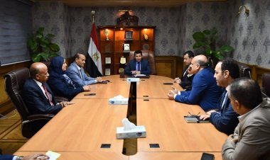 وزير الرياضة يكرّم  محمد مصطفي و مني أمين  لفوزهما بمناصب في المركز الكشفي العربى