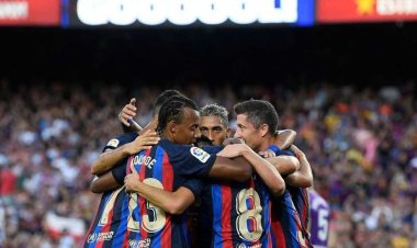 بيكيه على مقاعد البدلاء وكريستينسن أساسي.. تشكيل برشلونة  أمام أوساسونا