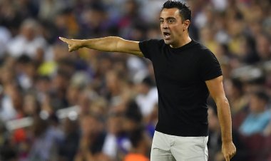 بعد عرض لابورتا.. تشافي يوافق على تجديد عقده مع برشلونة بشرط وحيد