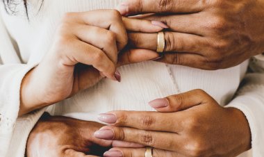 ألوان مانكير للعروس تتناسب مع فصل الشتاء