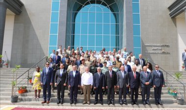 القوات المسلحة تنظم زيارة لعدد من الملحقين العسكريين والاقتصاديين العرب والأجانب لقناة السويس