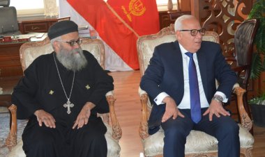 محافظ بورسعيد يستقبل وفدا من الكنيسة للتهنئة بذكرى انتصارات أكتوبر