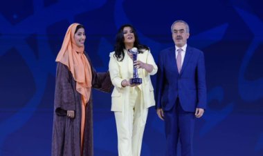 منى الشاذلي تشكر المتحدة وتهدي الجائزة لفريق العمل