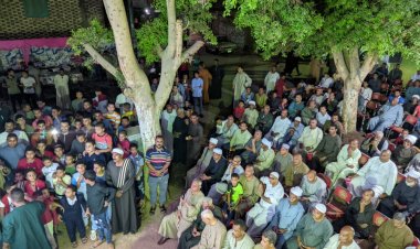 آلاف الأهالي بقنا يشاهدون برنامج تلفزيوني لحصول عالم على جائزة باريس للأمراض المعدية