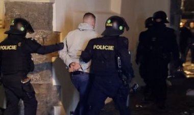 التشيك تعتقل 157 مهاجرا على الحدود مع سلوفاكيا خلال يوم