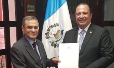 سفير مصر ببوخارست يسلم دعوة من الرئيس السيسي لنظيره الروماني للمشاركة في قمة المناخ